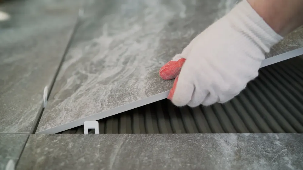 Pose de carrelage à Guindou
